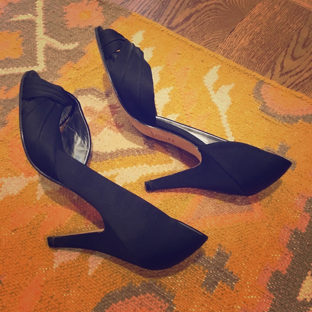 Nina Women’s Culver Black Satin Heels